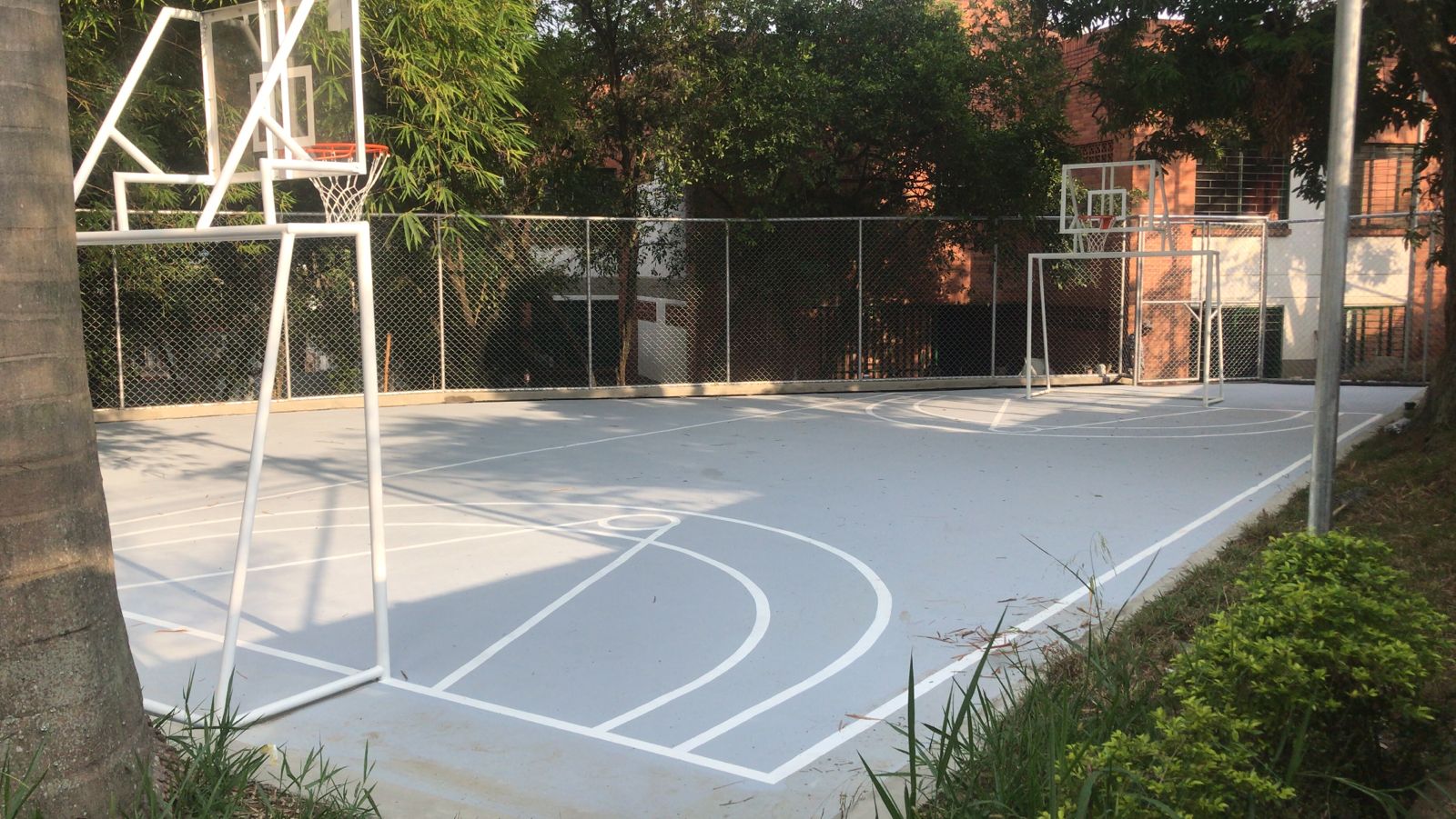 Proyecto Juan Pablo II Valle: cancha múltiple y obra civil en institución educativa